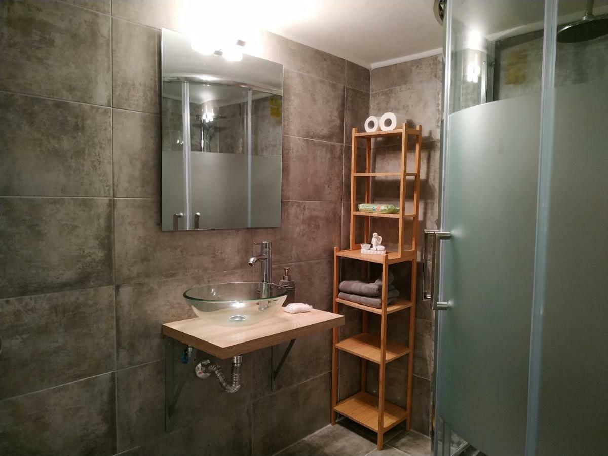 Bright Apartment Steps From The Sea سالونيك المظهر الخارجي الصورة