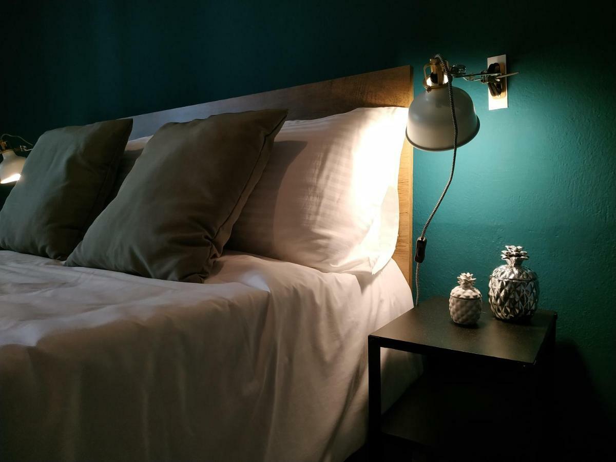 Bright Apartment Steps From The Sea سالونيك المظهر الخارجي الصورة