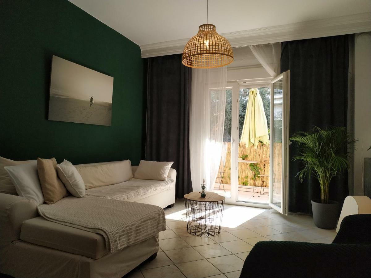 Bright Apartment Steps From The Sea سالونيك المظهر الخارجي الصورة