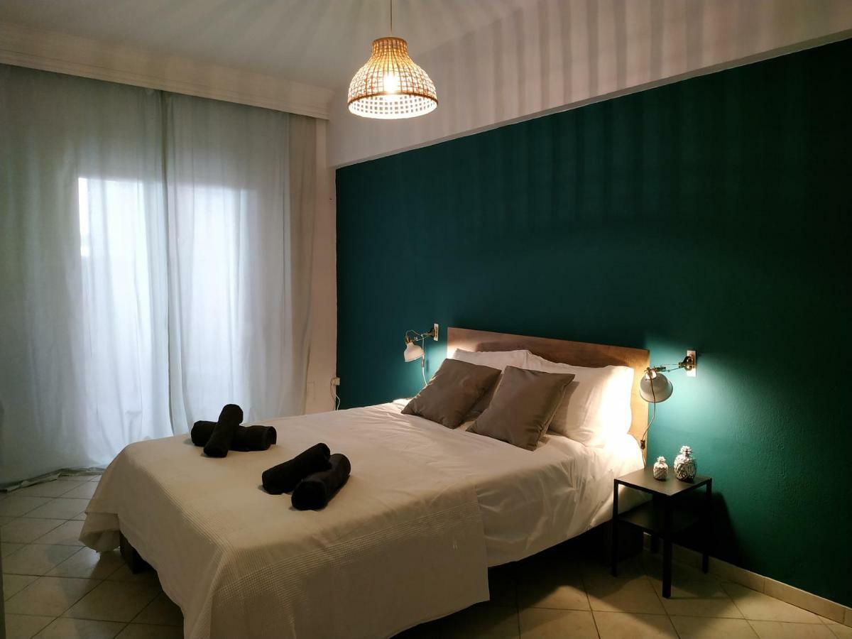 Bright Apartment Steps From The Sea سالونيك المظهر الخارجي الصورة